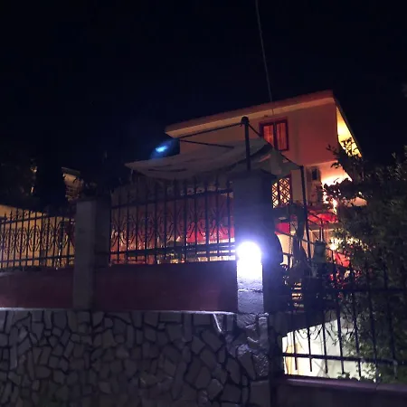 Surf House Rose I Po3a L 3* غولدن ساندز