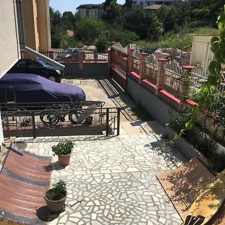 Surf House Rose I Po3a L Pensiune 3*