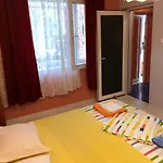 Surf House Rose I Po3a L Pensjonat 3*