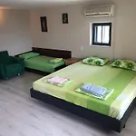 Surf House Rose I Po3a L 3* גולדן סנדס