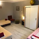 Surf House Rose I Po3a L Pensjonat 3*