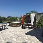 Surf House Rose I Po3a L