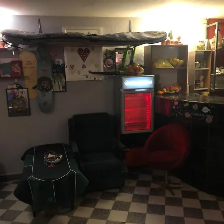בית הארחה Surf House Rose I Po3a L 3*