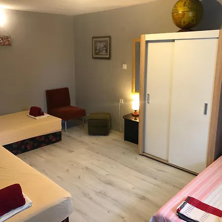Surf House Rose I Po3a L Pensiune 3*