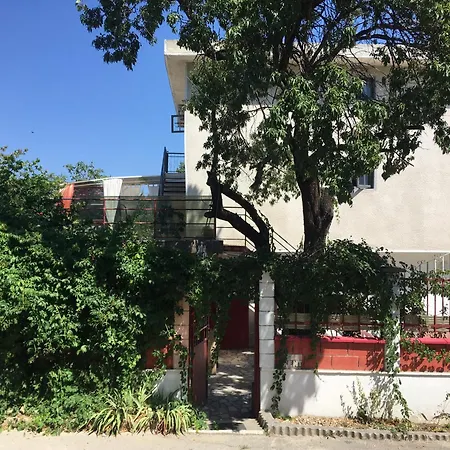 Maison d'hôtes Surf House Rose I Po3a L 3*