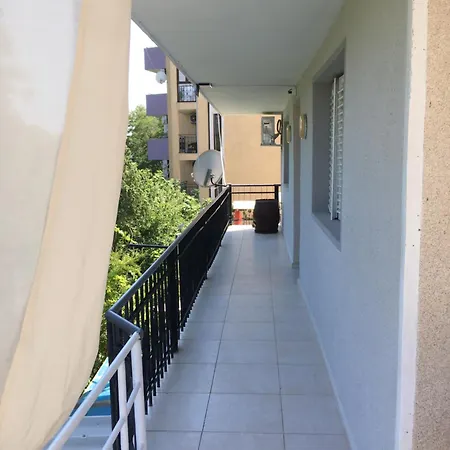 Surf House Rose I Po3a L Golden Sands