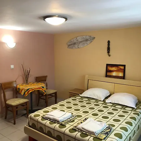 Surf House Rose I Po3a L